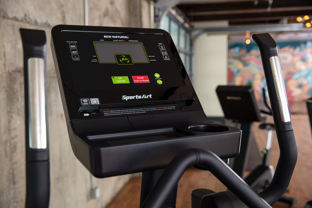 Эллиптический тренажер SportsArt E873